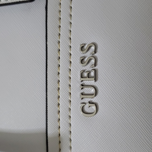 Guess Bucket Bag - Picture 2 of 4